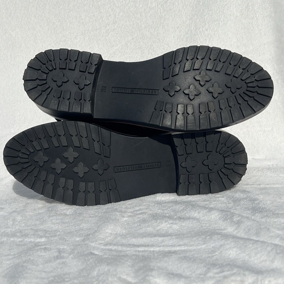 Tommy Hilfiger Women's Fennie Logo Ankle Boots‎ Black Sz. 8M Fashionable EUC - Picture 4 of 11